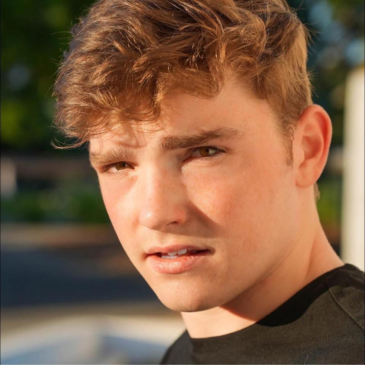 Profile photo 1 of 6