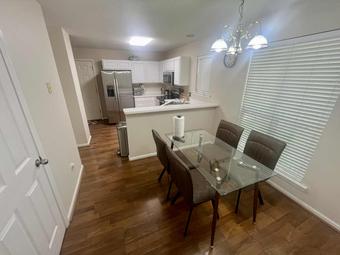 Room for rent in Savannah, GA $800, house