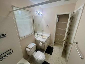 Room for rent in Savannah, GA $800, house