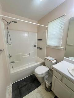 Room for rent in Savannah, GA $800, house
