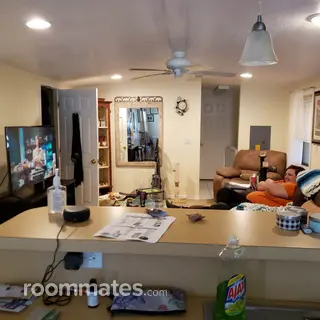 Room for rent in Zephyrhills, FL $300, house