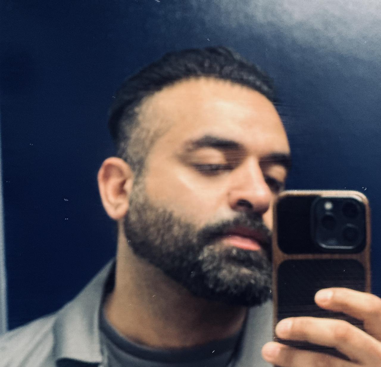 Profile photo 11 of 11