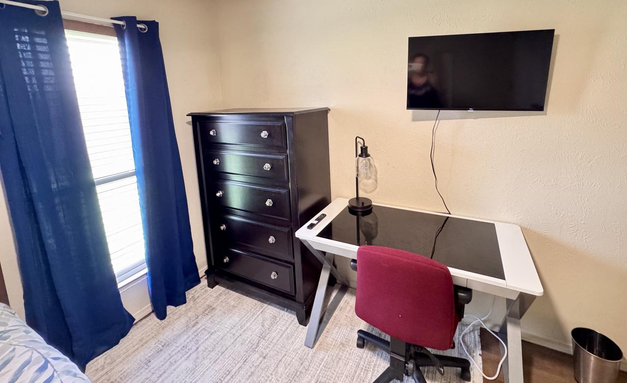 Profile photo 3 of 10