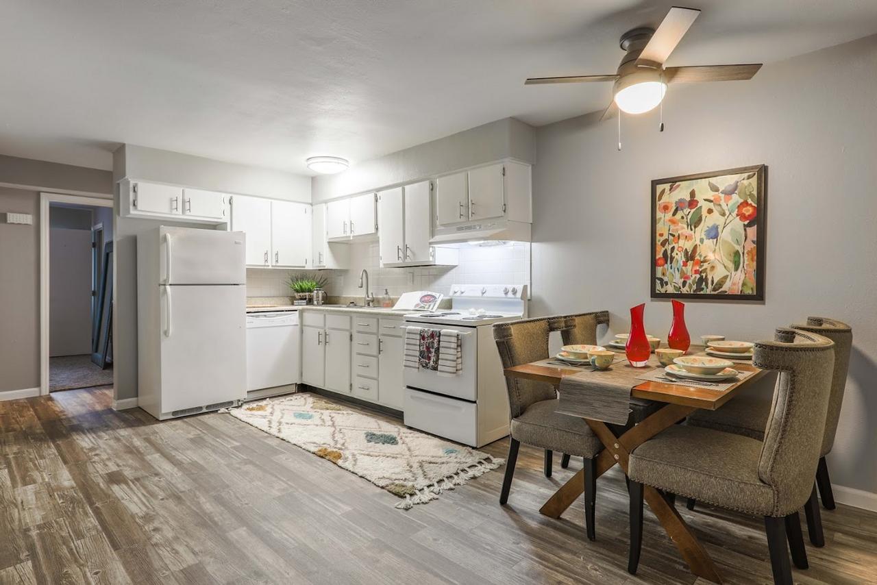 Profile photo 3 of 10