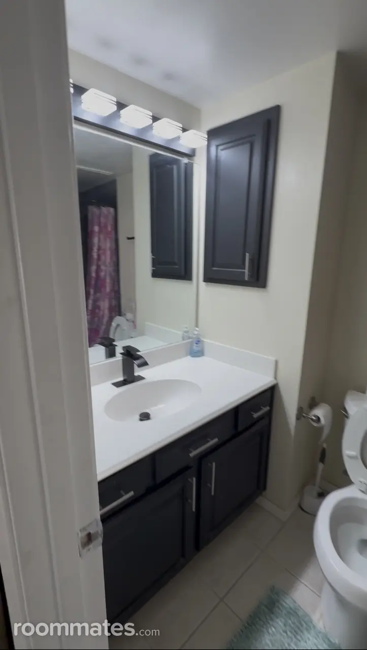 Profile photo 3 of 9