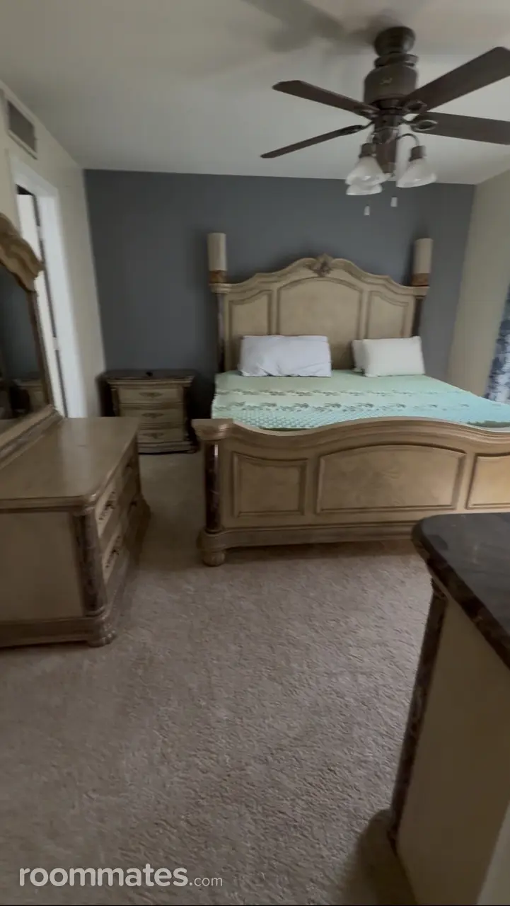 Profile photo 4 of 9