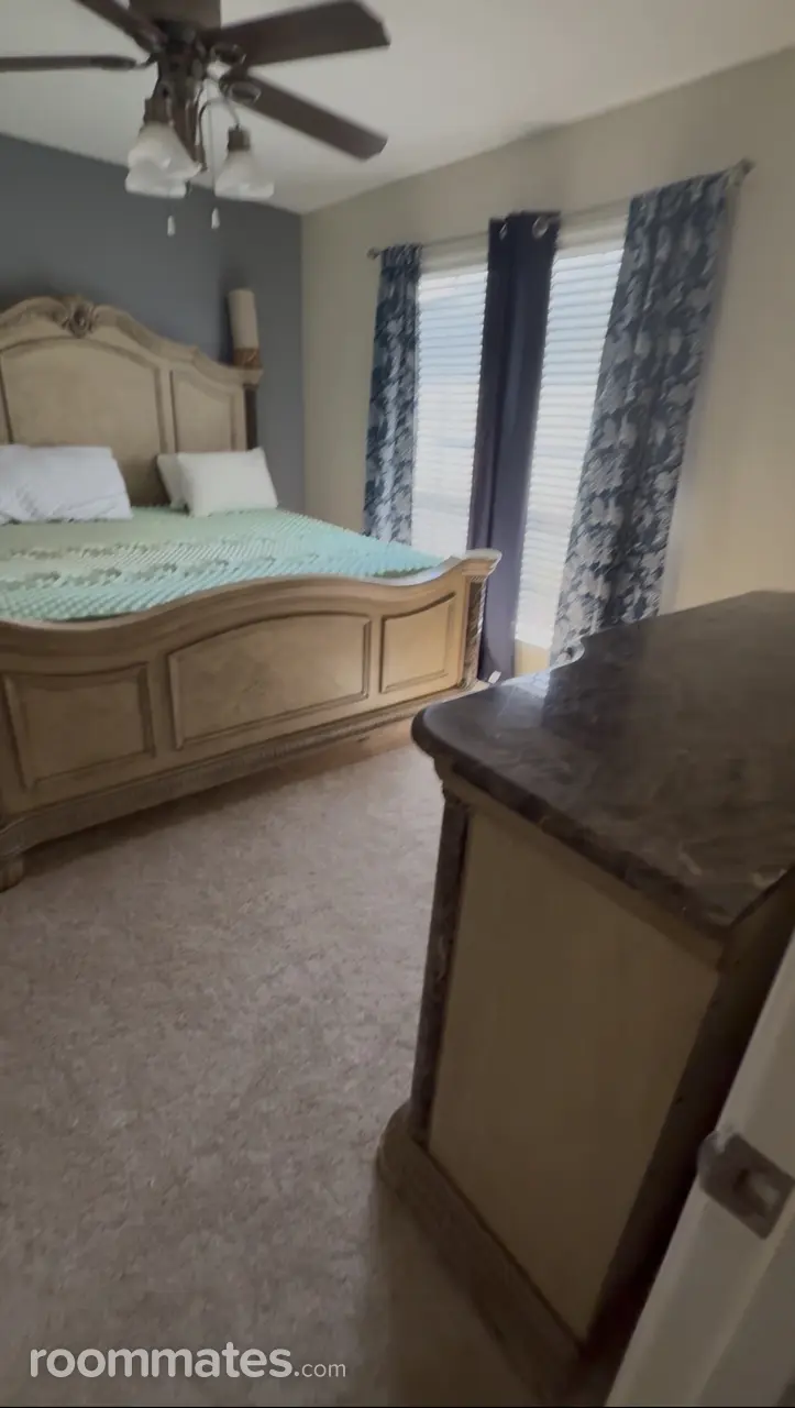 Profile photo 8 of 9