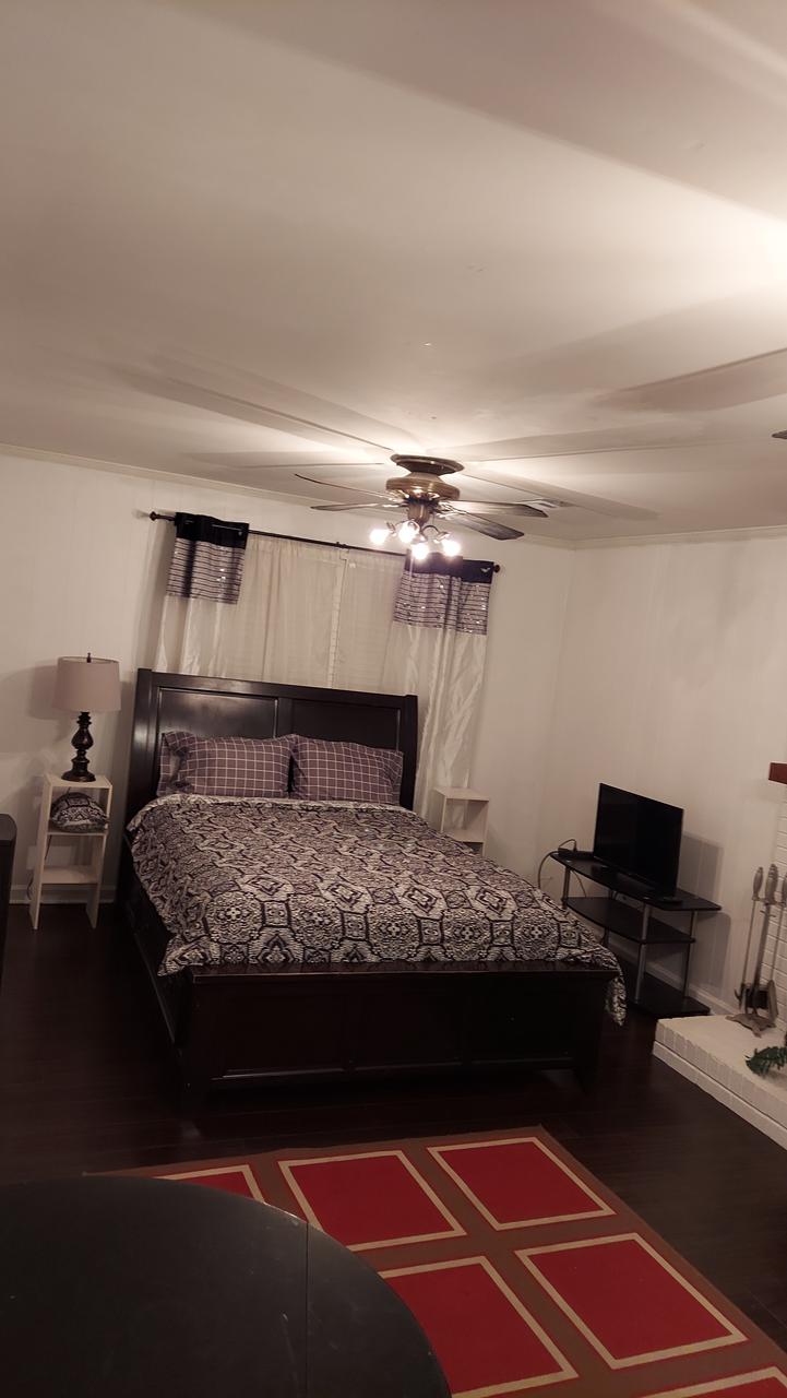 Profile photo 3 of 9