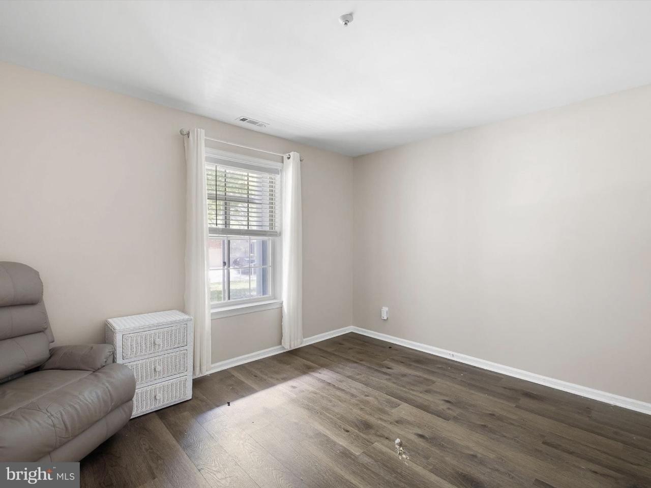 Profile photo 4 of 7