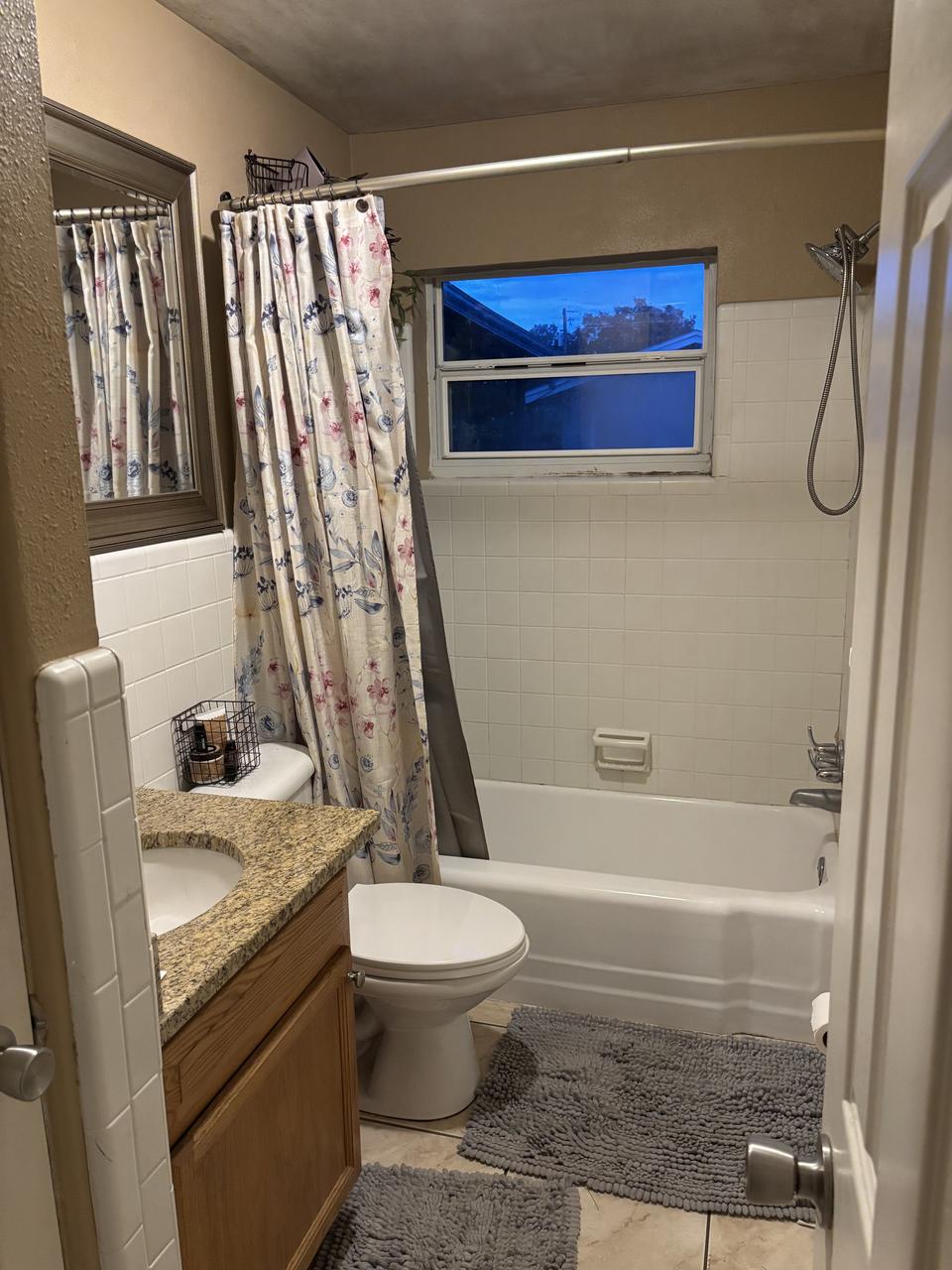 Profile photo 7 of 13