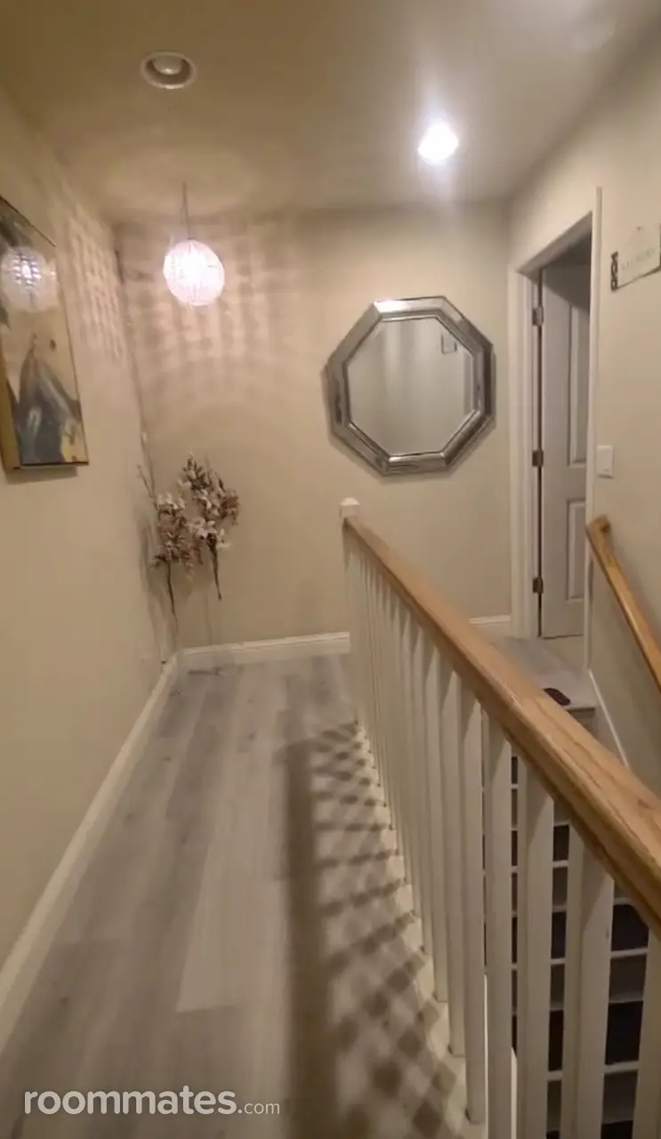 Profile photo 10 of 11