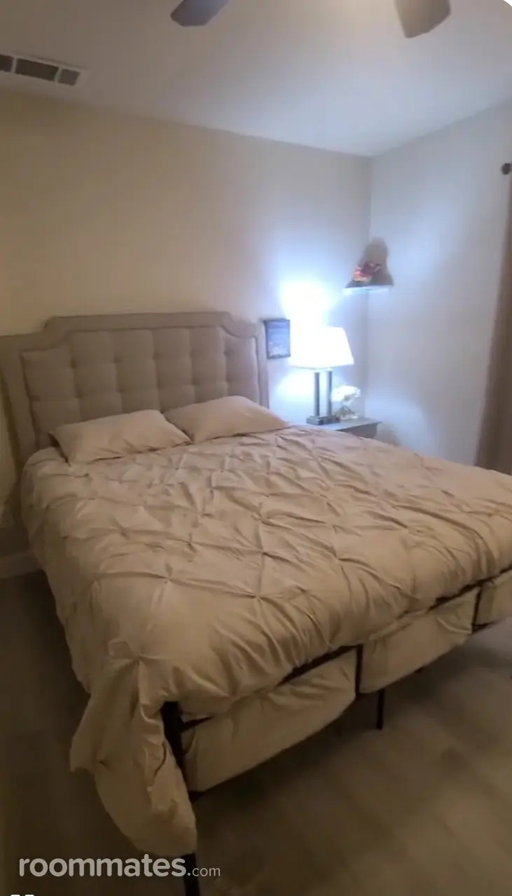 Profile photo 5 of 11