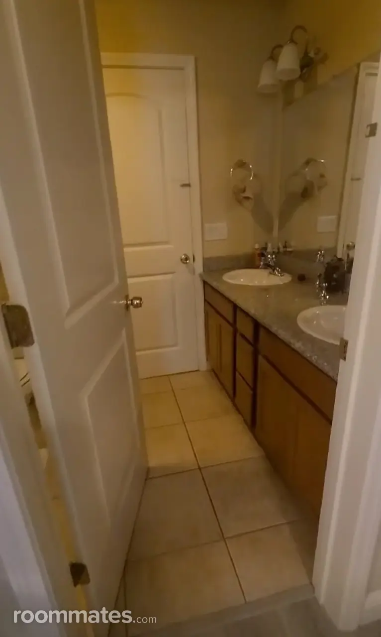 Profile photo 6 of 11