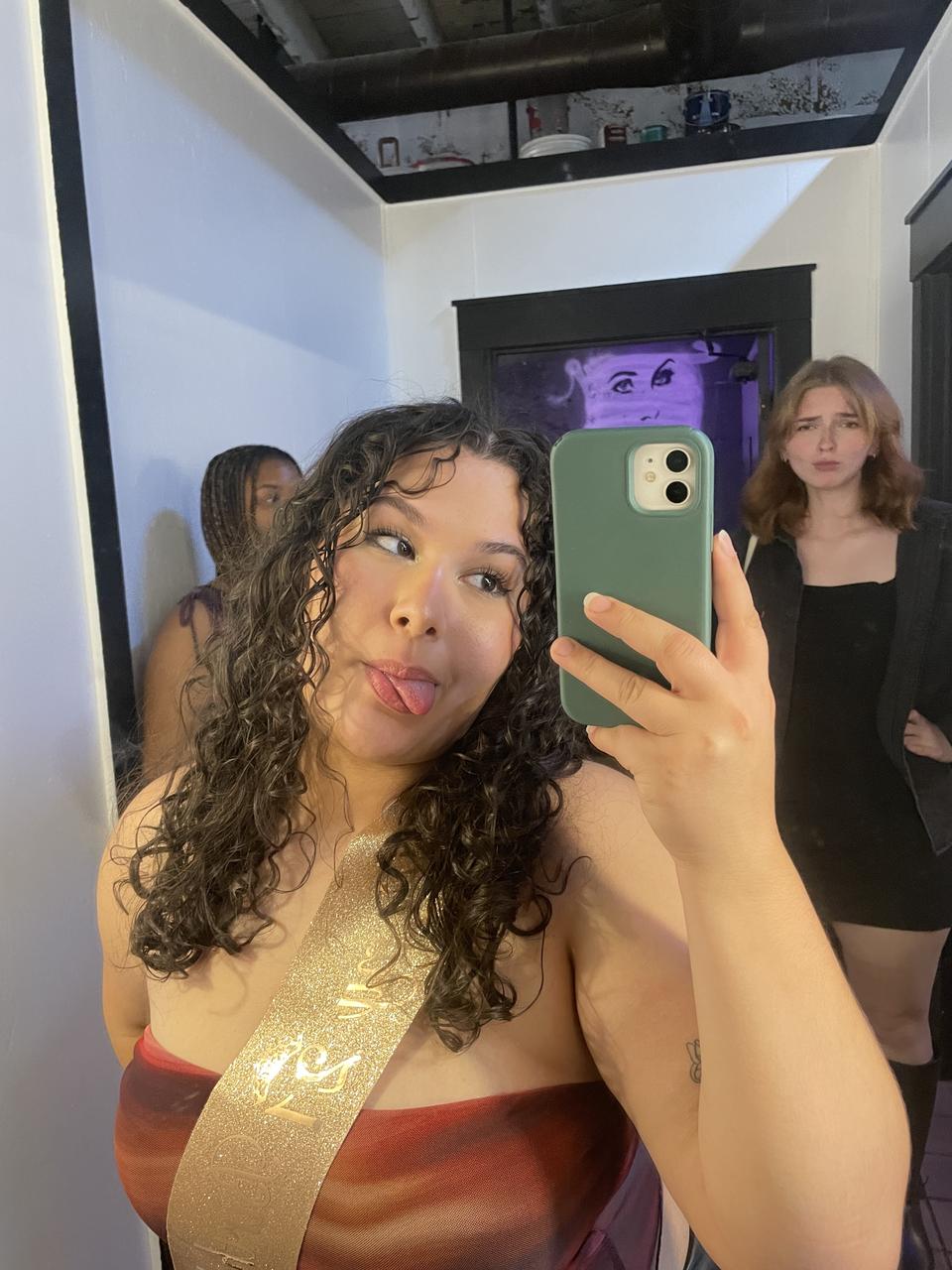 Profile photo 9 of 9