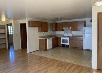 Room for rent in Lacey, WA $933, house