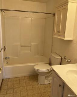 Room for rent in Lacey, WA $933, house