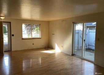 Room for rent in Lacey, WA $933, house
