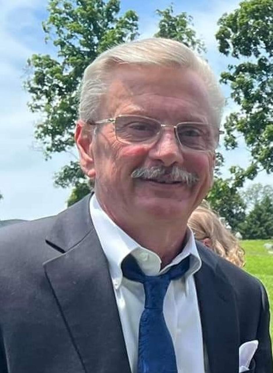 Profile photo 4 of 4