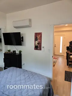 Room for rent in Portland, OR $950, condo