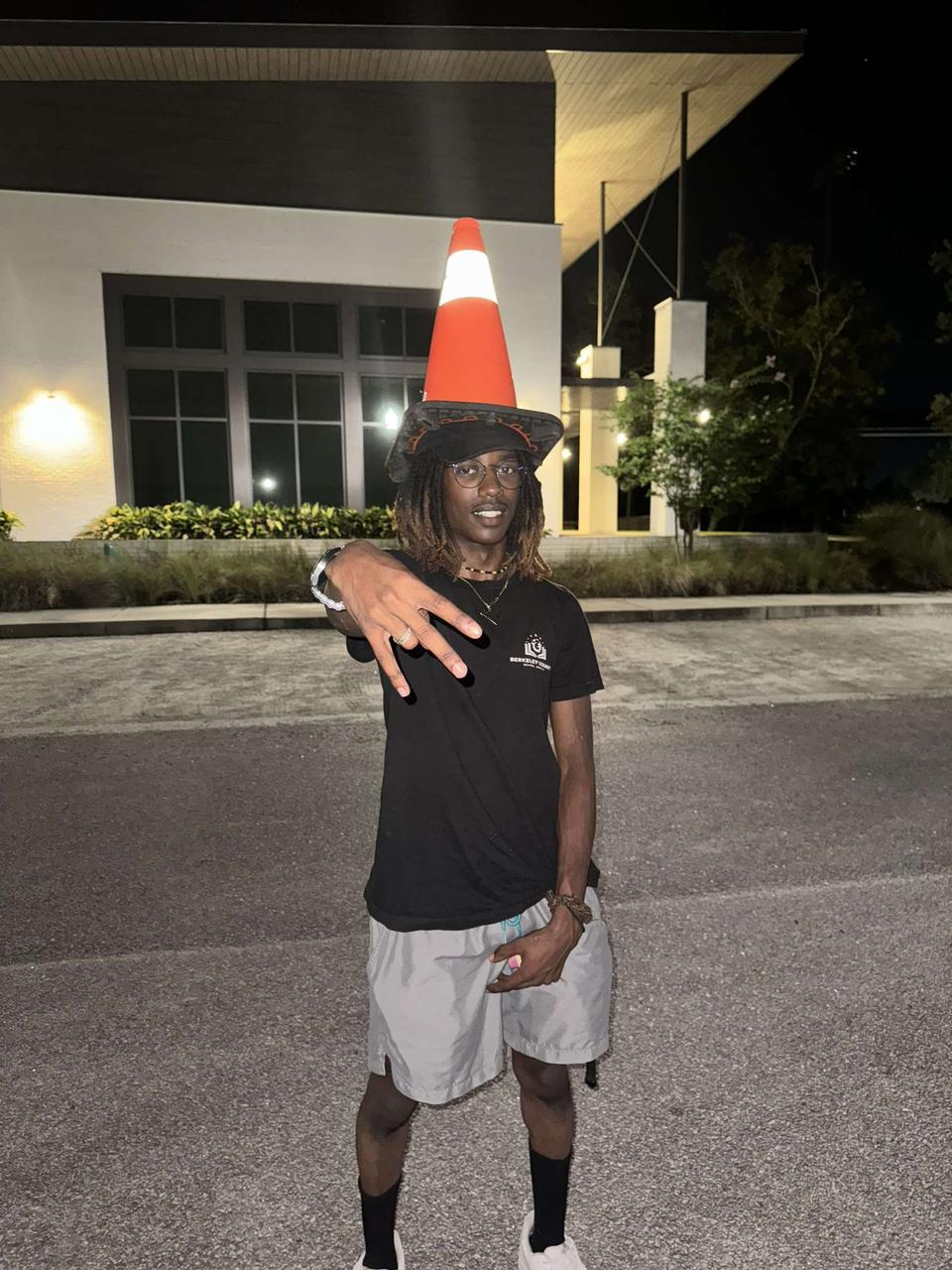 Profile photo 2 of 4