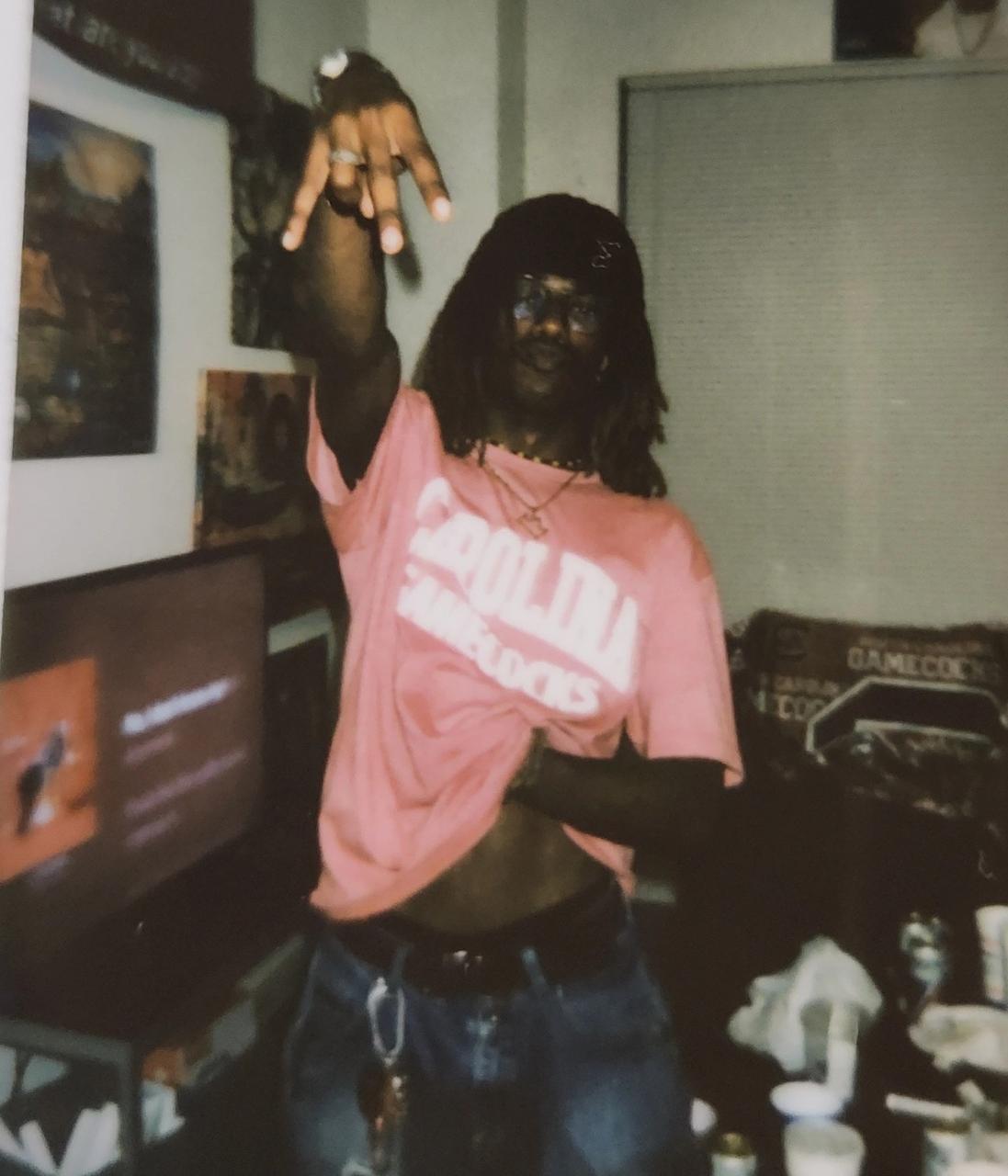 Profile photo 4 of 4