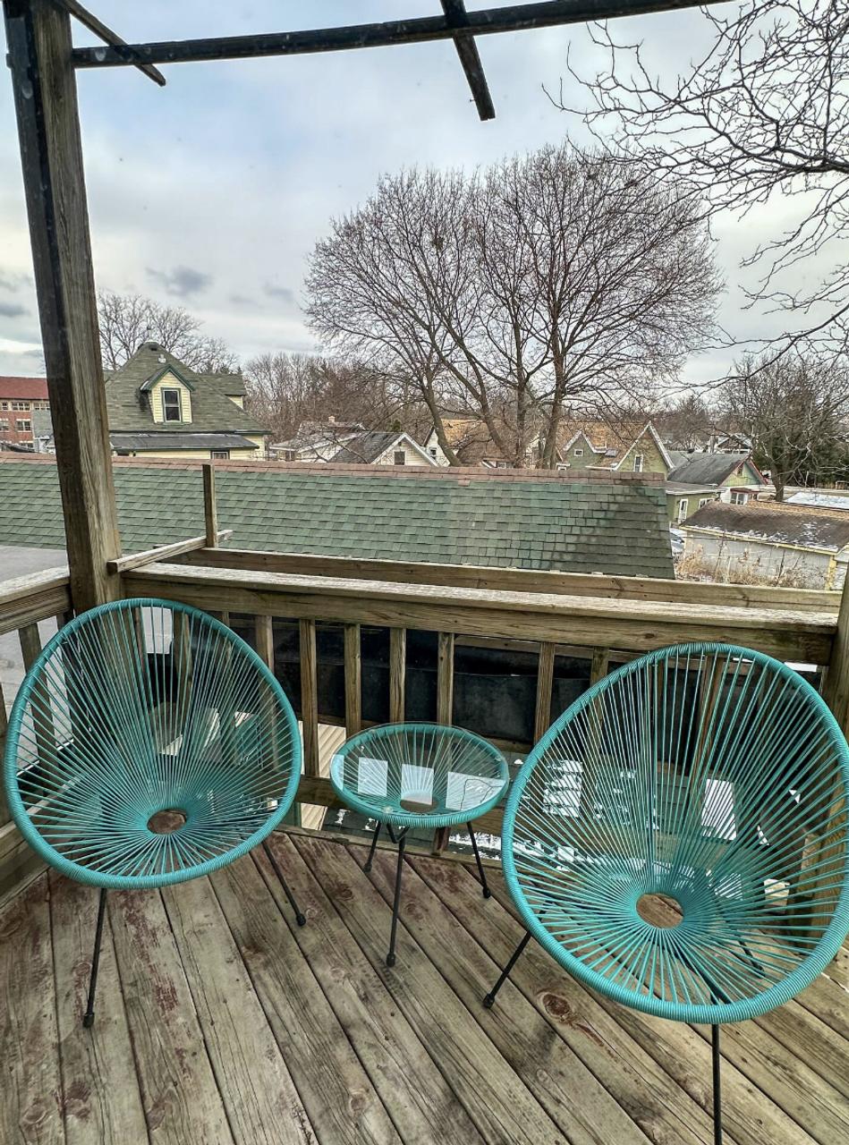 Profile photo 8 of 11