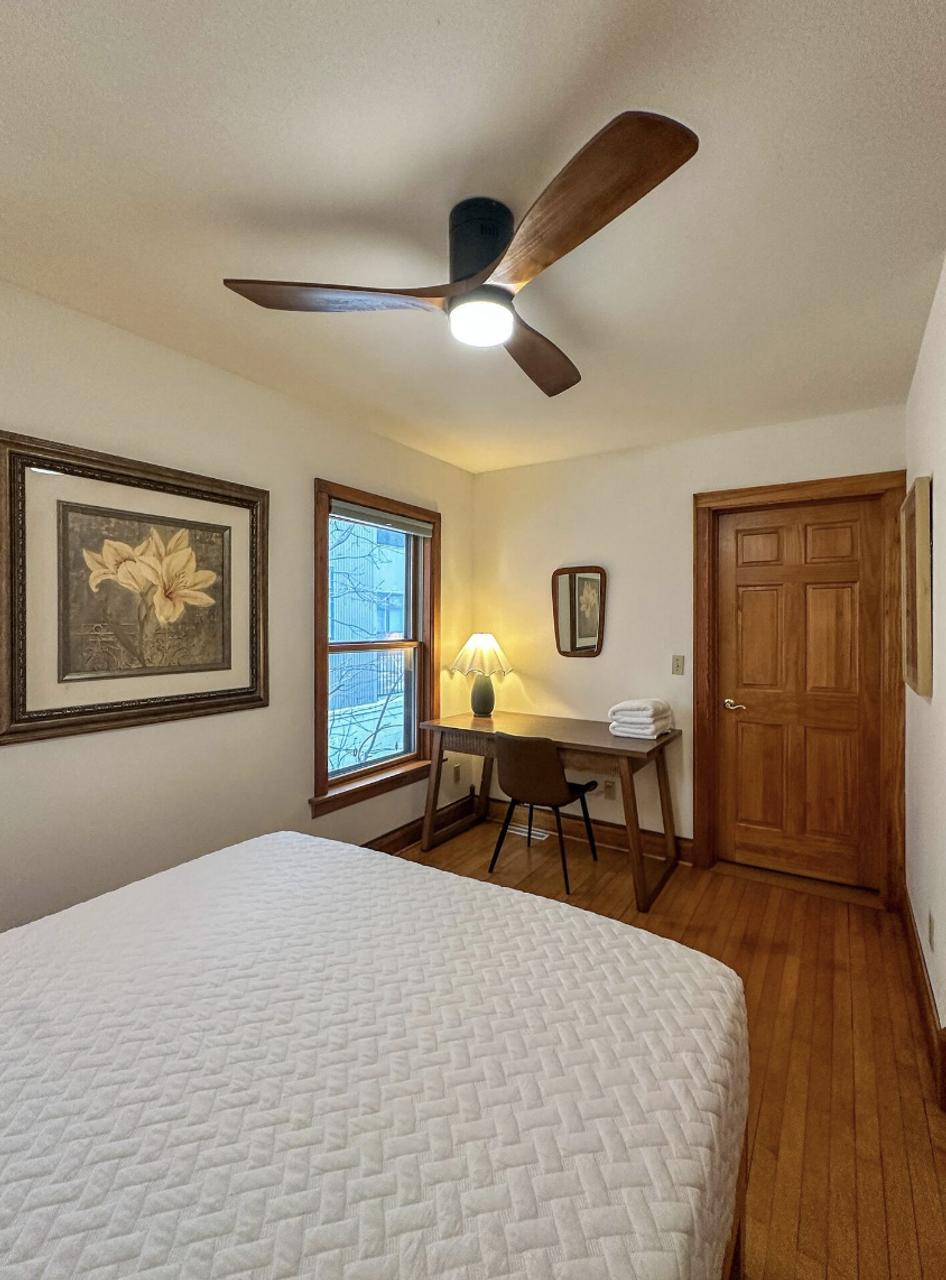 Profile photo 1 of 11