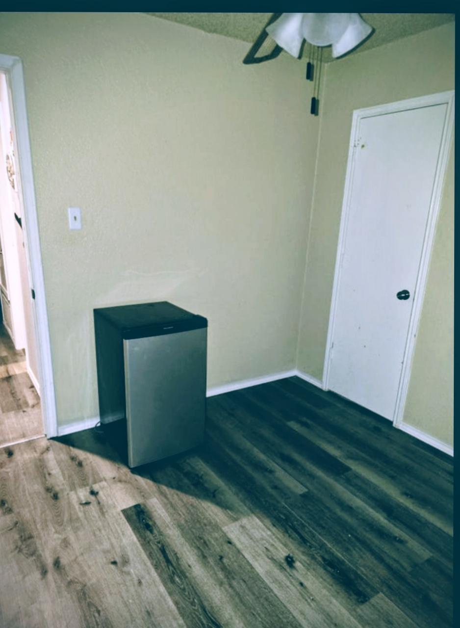 Profile photo 4 of 15