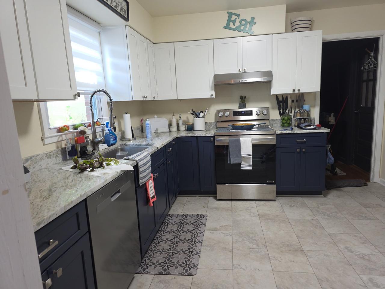 Profile photo 2 of 4