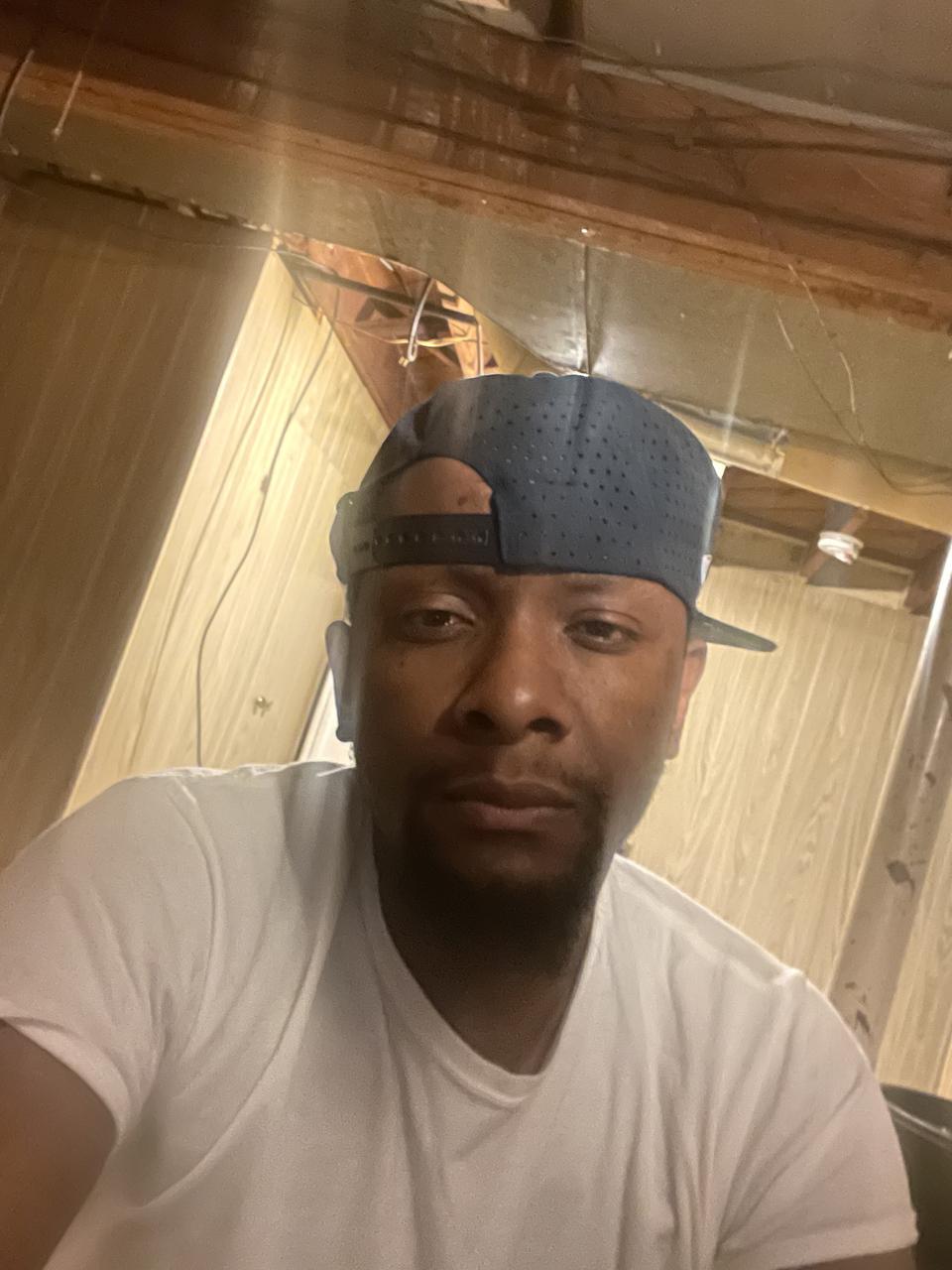 Profile photo 4 of 4