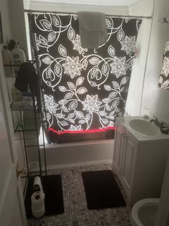 Room for rent in Warren, MI $500, house