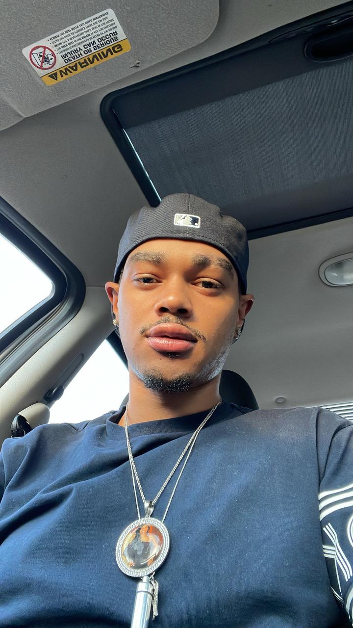 Profile photo 1 of 4