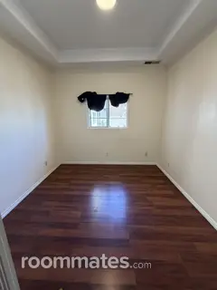 Room for rent in Downey, CA $1000, house