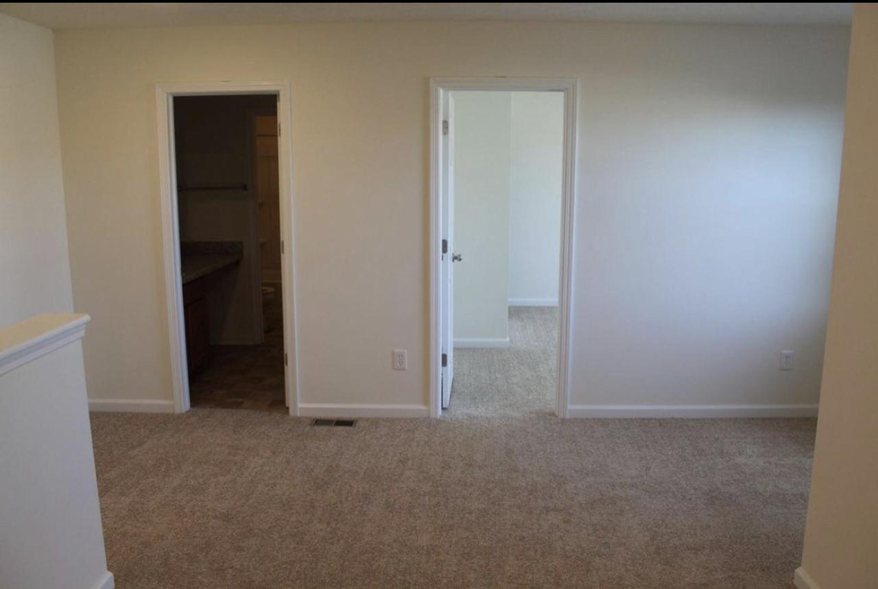 Profile photo 3 of 4