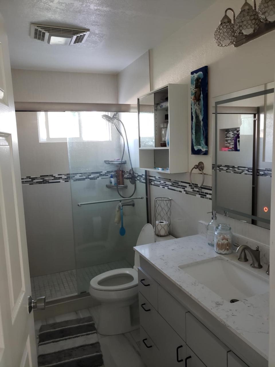 Profile photo 10 of 11