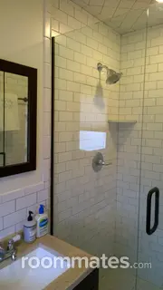 Room for rent in Detroit, MI $1100, house