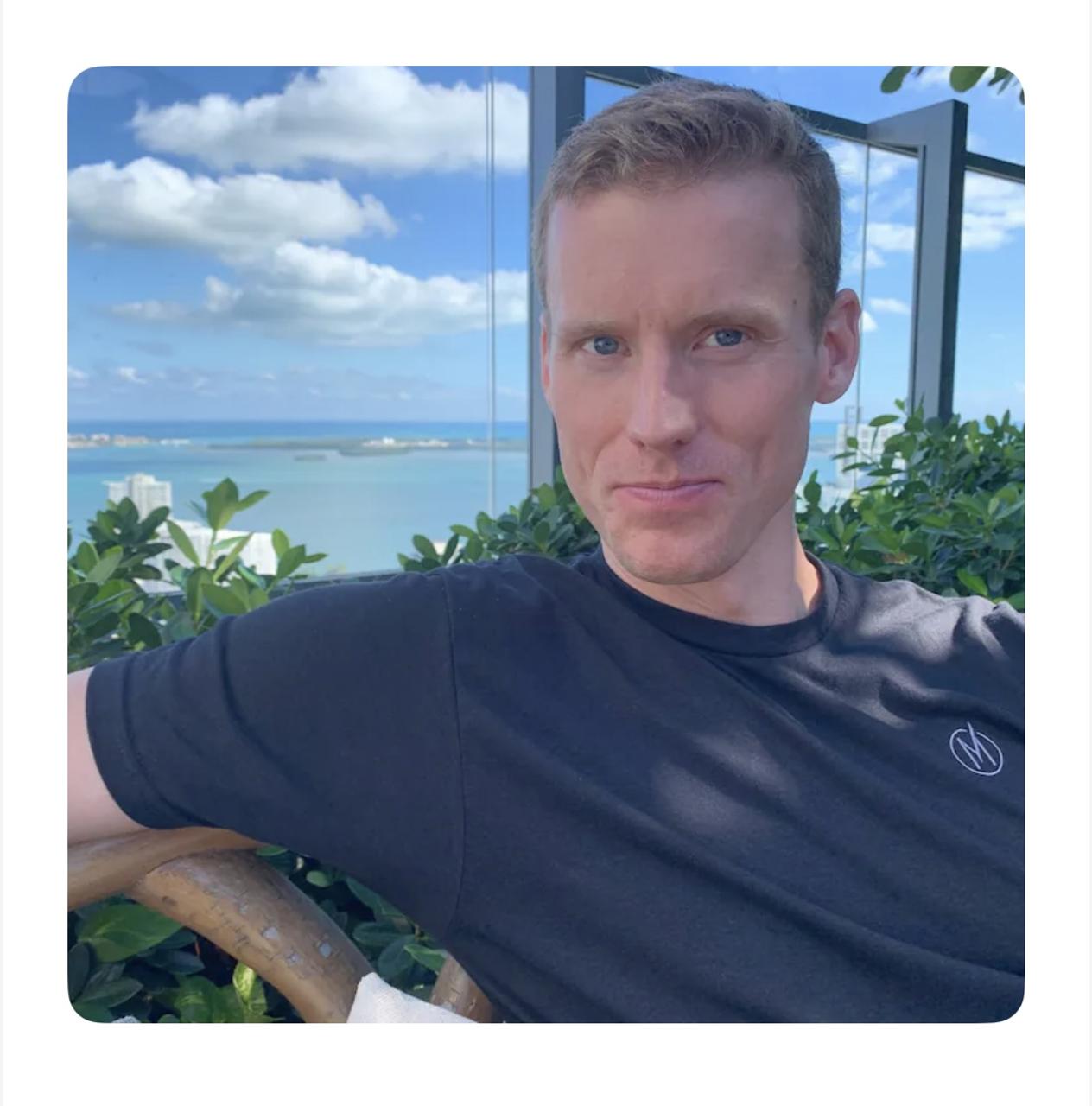 Profile photo 14 of 14