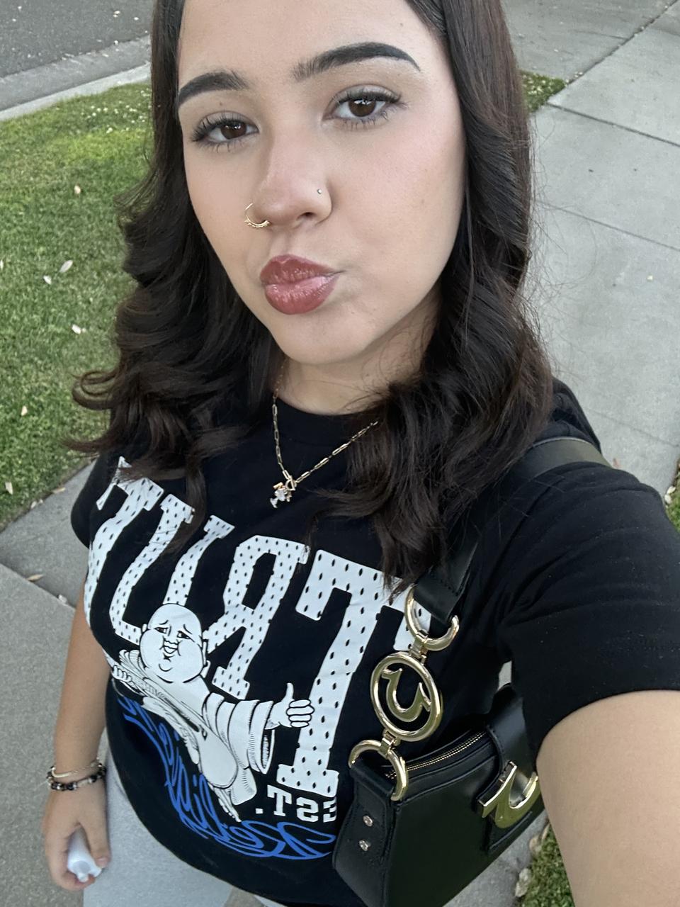 Profile photo 4 of 6