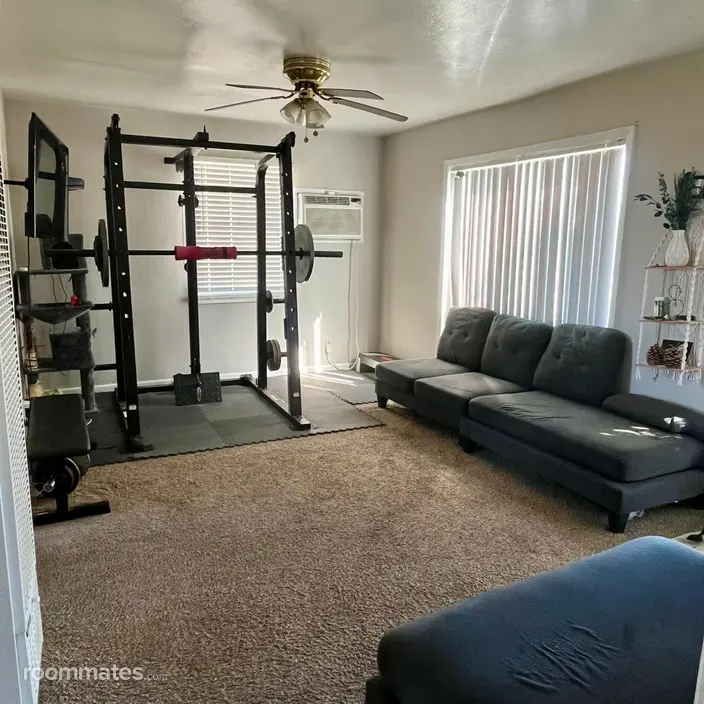 Room for rent in French Camp, CA $675, townhouse