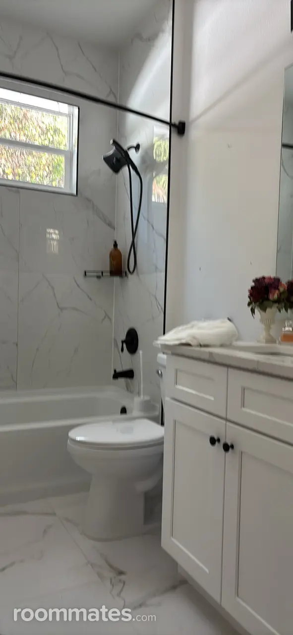 Profile photo 6 of 8