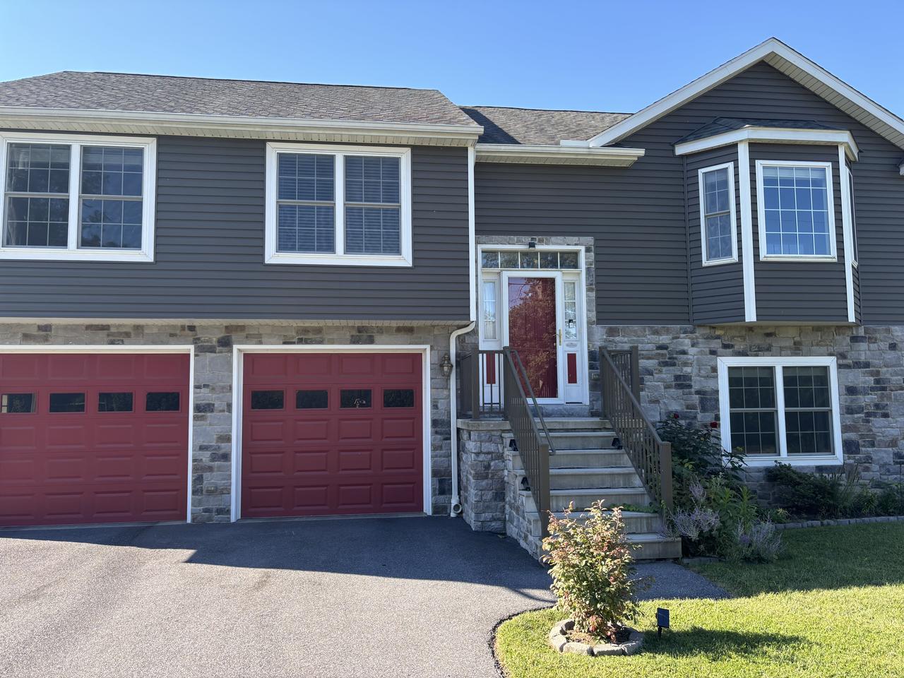 Profile photo 3 of 8