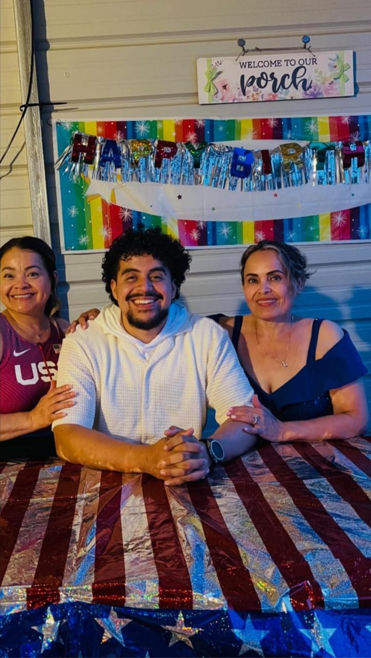 Profile photo 13 of 13