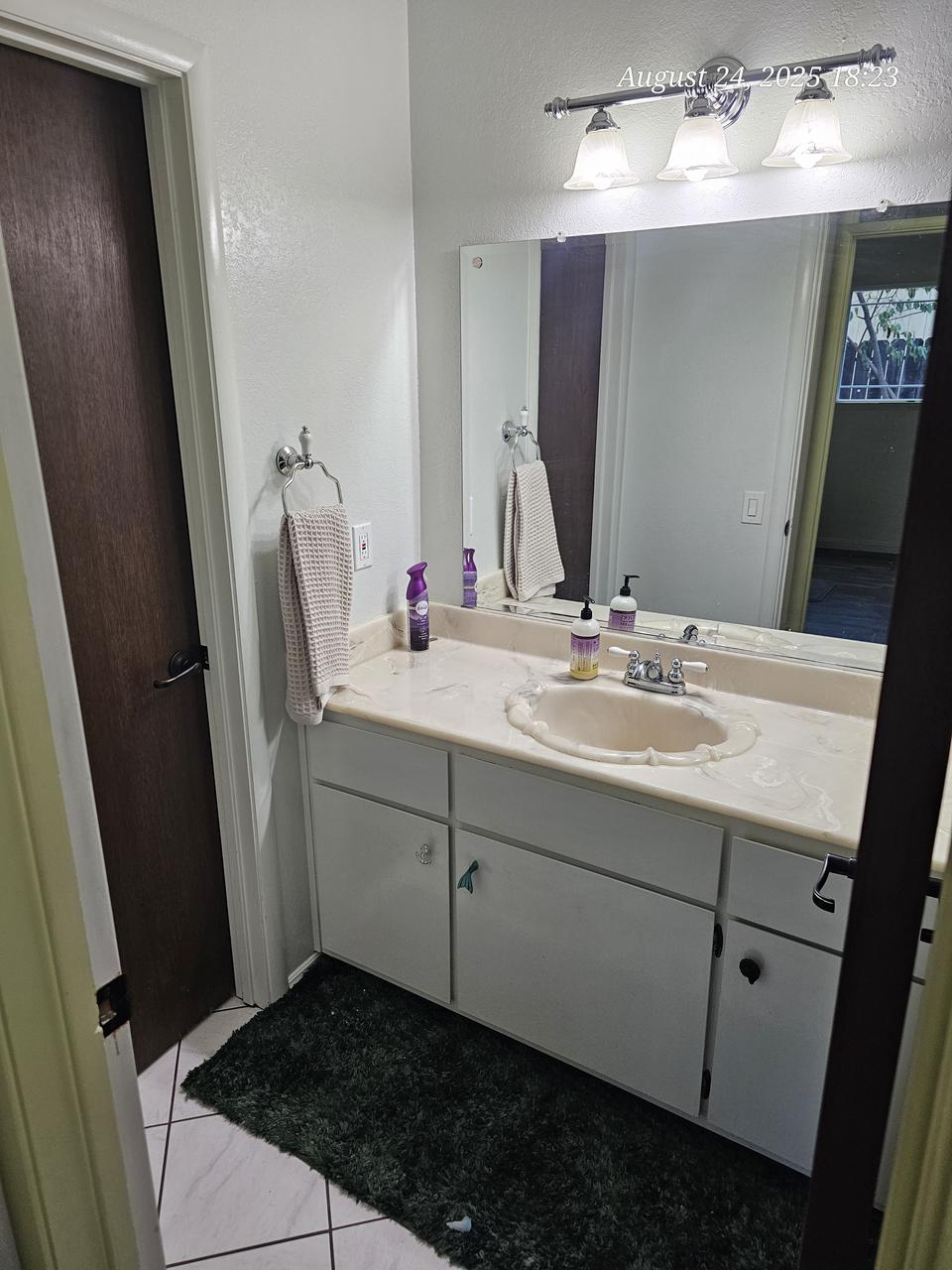 Profile photo 7 of 13