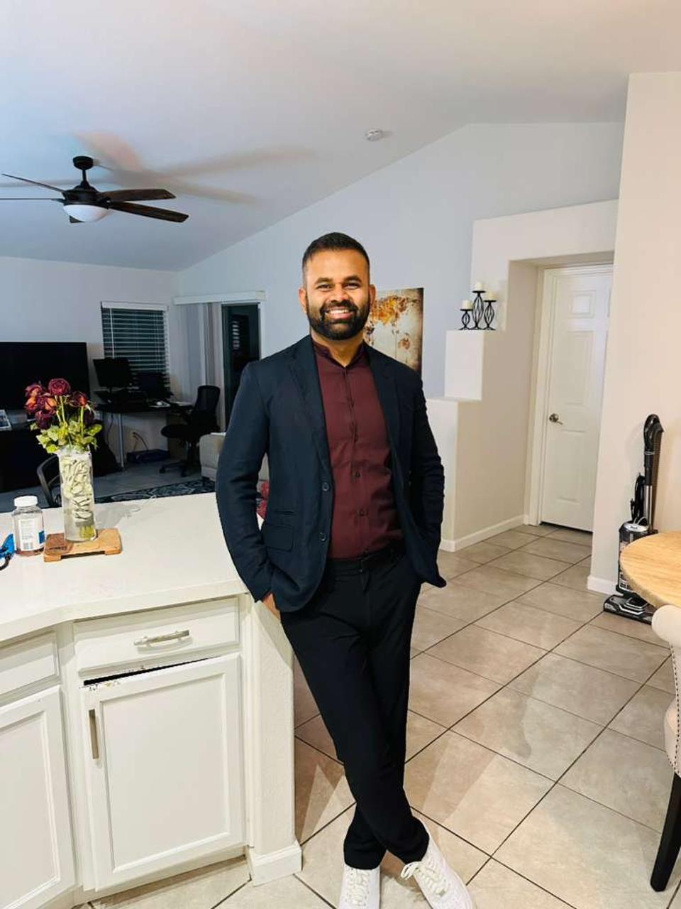 Profile photo 6 of 6