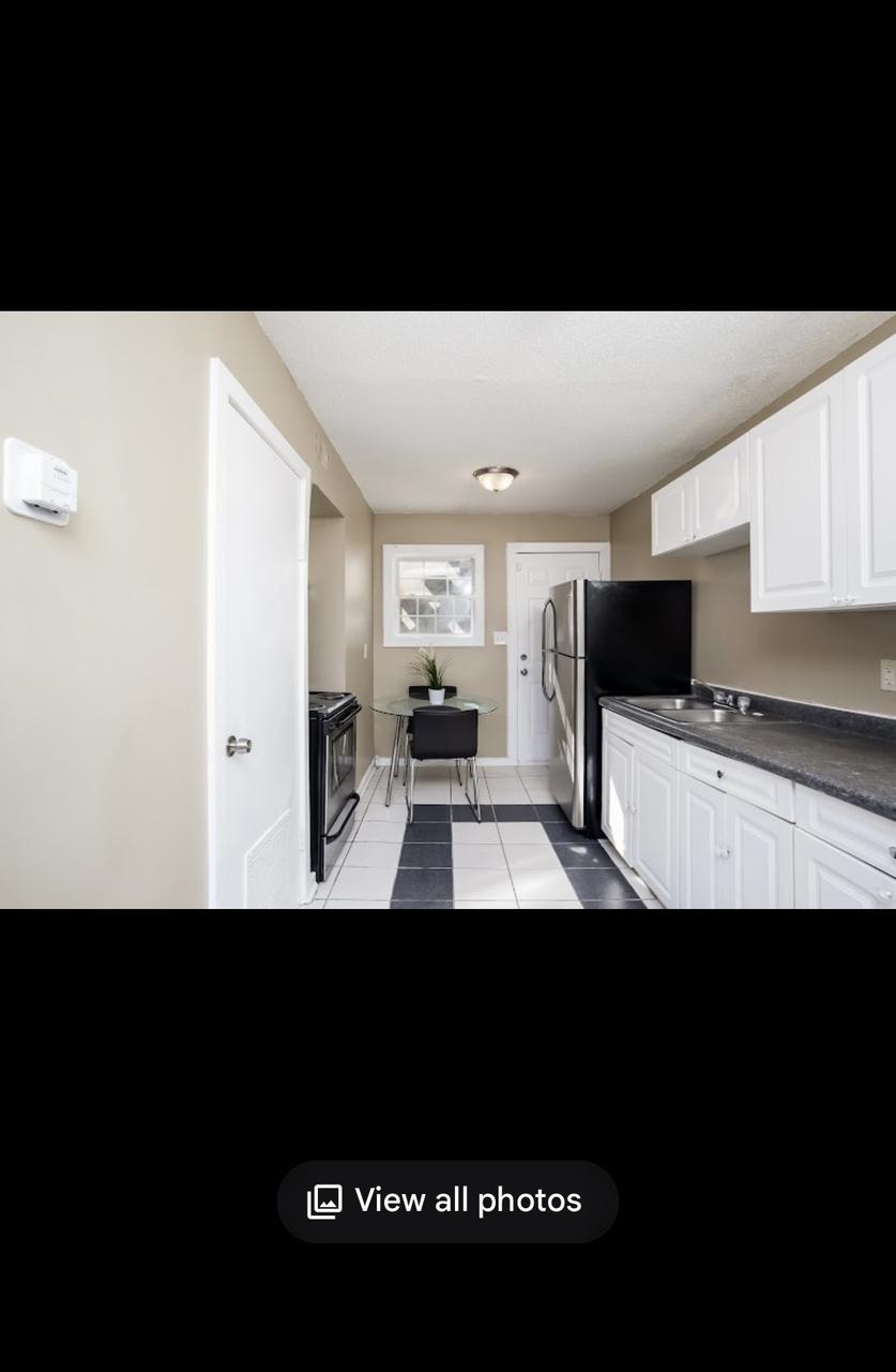 Profile photo 3 of 10