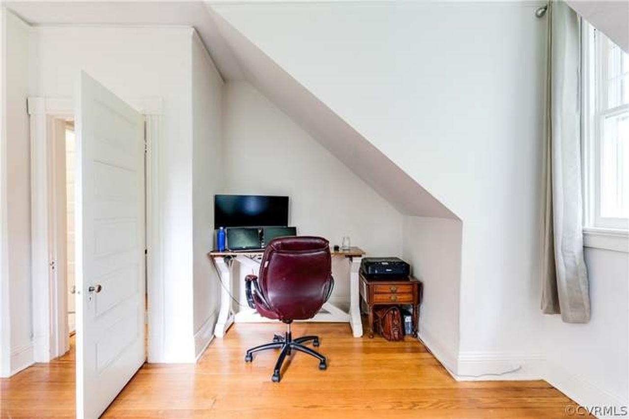 Profile photo 7 of 8