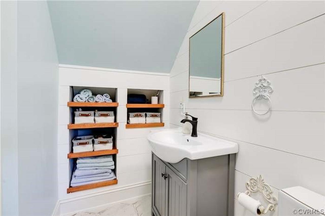 Profile photo 4 of 8