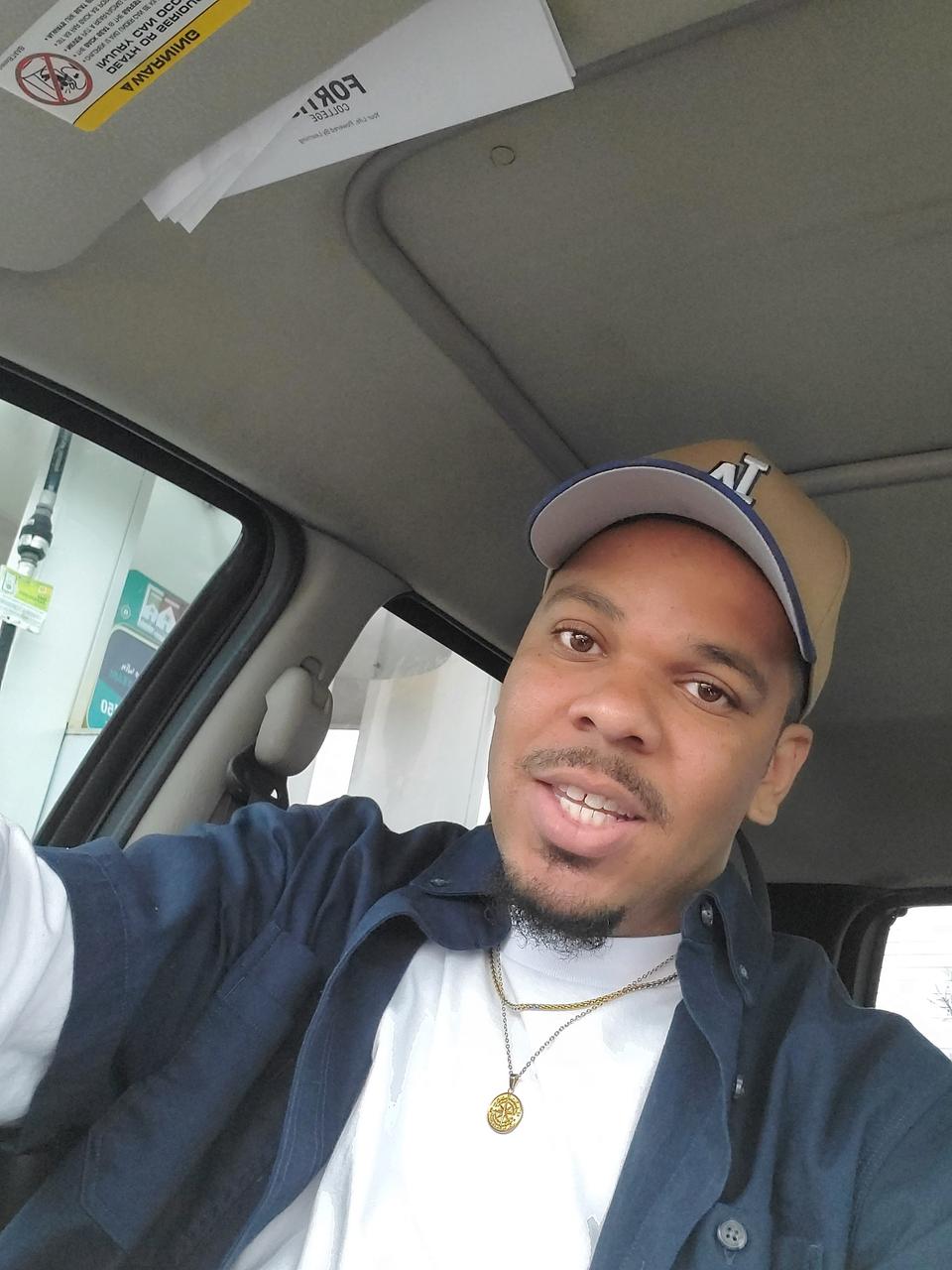 Profile photo 8 of 8