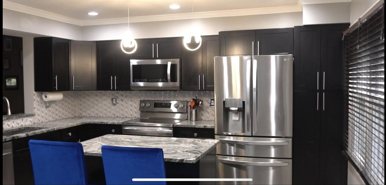 Profile photo 6 of 11