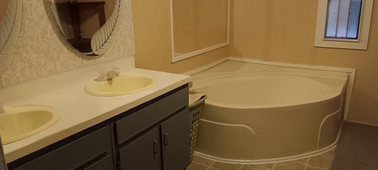 Profile photo 1 of 4